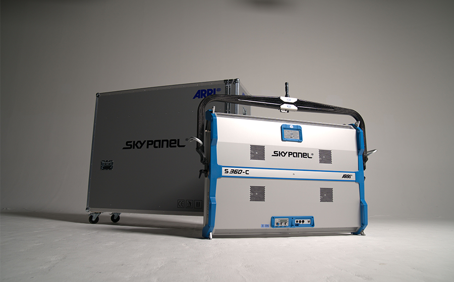 ARRI SKYPANEL S360-C　カラーライト